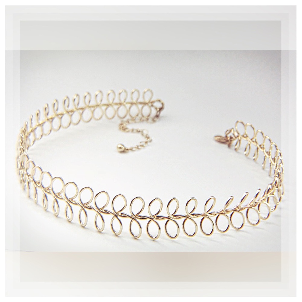 Adjustable Gold Tone Metal Leaf Wire Choker